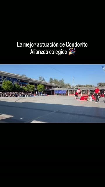 Nuestros personajes dan vida hay muchos momentos vivencias y alegrías. Nuestros clientes felices con Condorito en su alianza. Grande el artista que utilizo el corpóreo se las mando 🎉