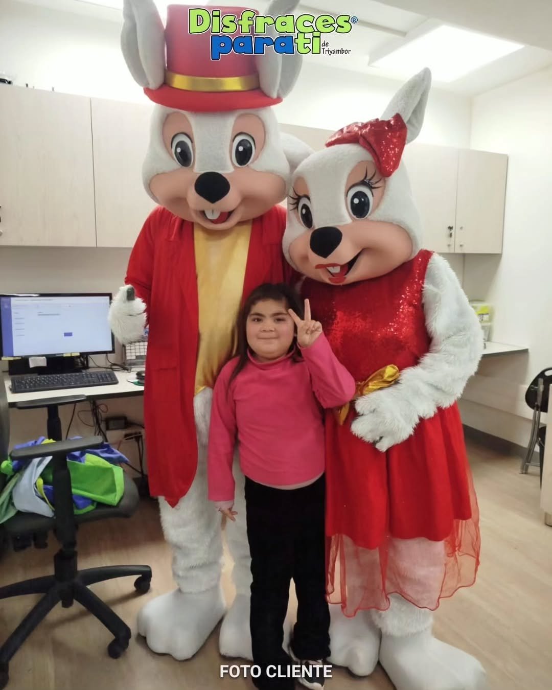 ✨ Dale vida a tu evento con personajes que roban miradas y corazones ✨ Estos hermosos conejitos ya están creando sonrisas y recuerdos inolvidables 🐰❤️ En Disfracesparati contamos con más de 250 personajes para hacer de tu celebración una experiencia única 🎉 📍Reserva con anticipación 📩 Escríbenos por DM #ArriendoDeCorporeos #Disfracesparati #Eventos #CumpleañosInfantiles #fiestastemáticas