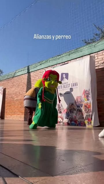 Somos los Big boss de los colegios en las alianzas con nuestra enorme cantidad de personajes tienen para regodearse. Y así lo pasan increíble. #alianzas #colegios #aniversarios #disfracesparati